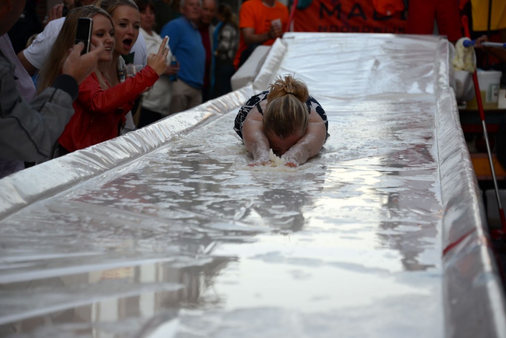 ../Images/Donderdag kermis 440.jpg